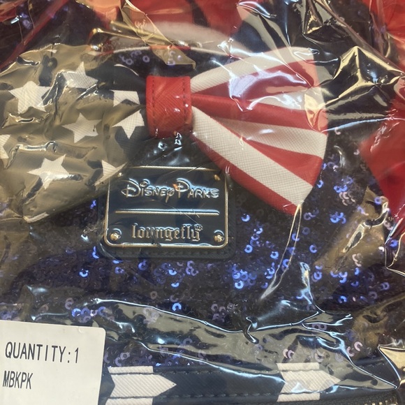 Disney loungefly backpack - Picture 6 of 9